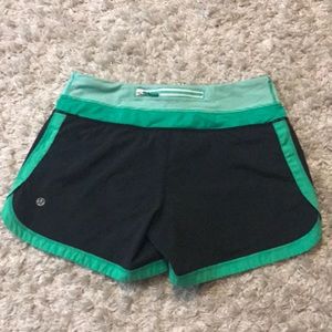 Lululemon shorts size 4